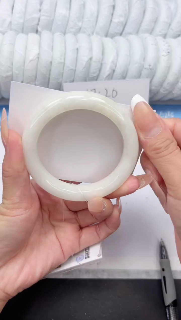 和田玉手镯未镶嵌223-56.6BG