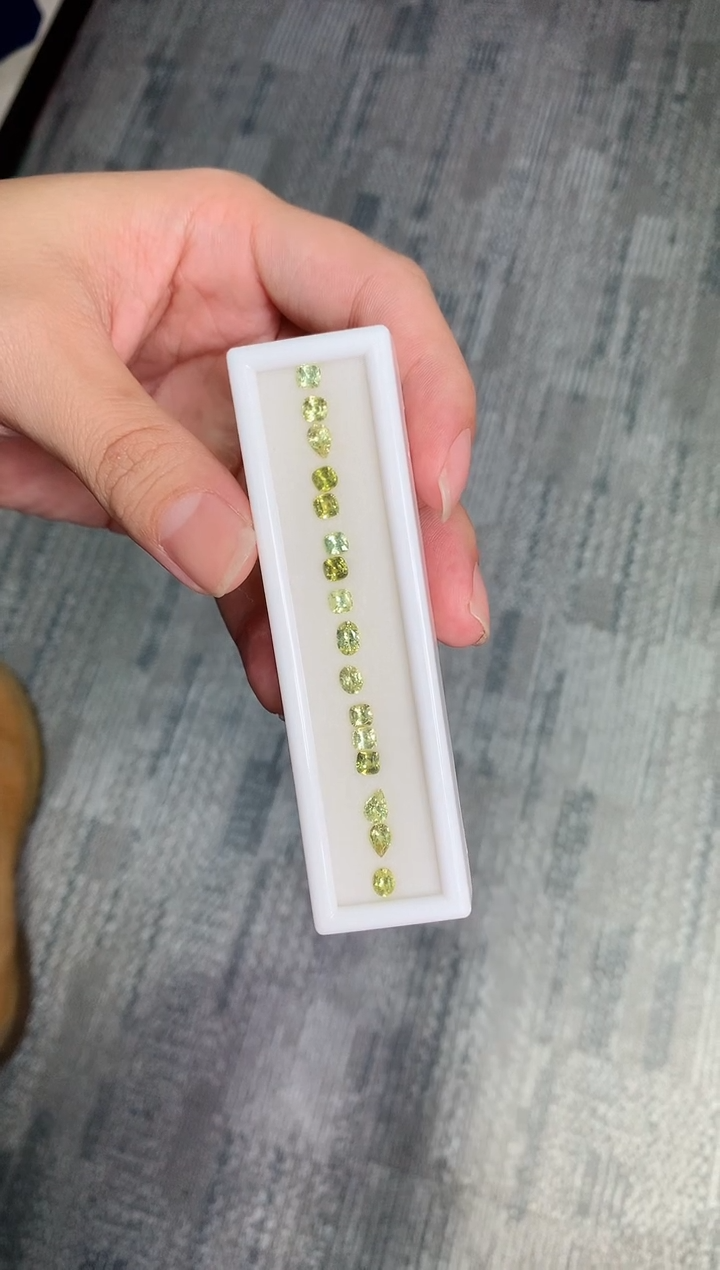 【闪购商品】橄榄石裸石未镶嵌7ct/16ps