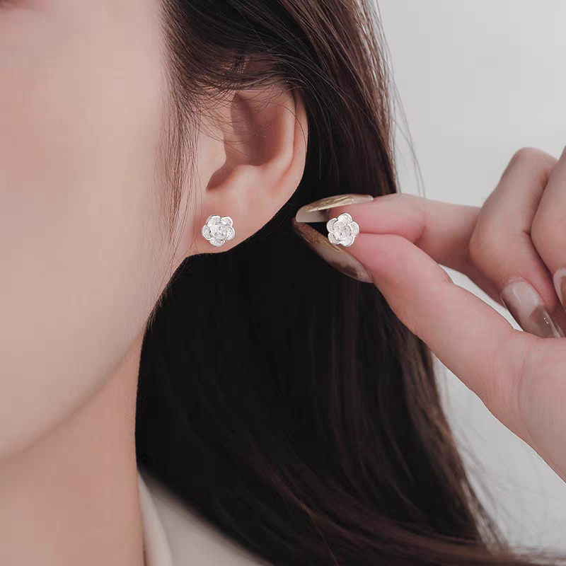 足银山茶花精致款耳饰-A115