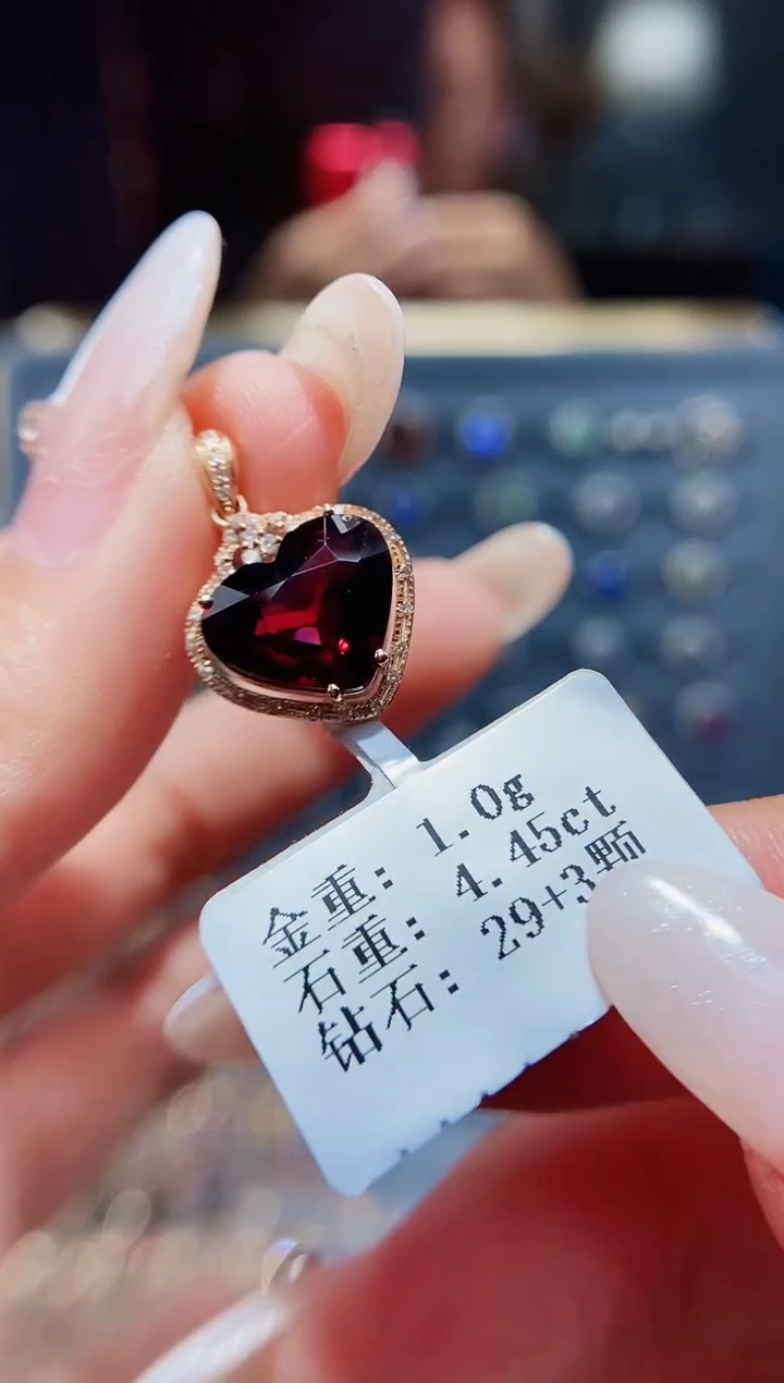 【闪购商品】石榴石颈饰18K金镶嵌4.45.