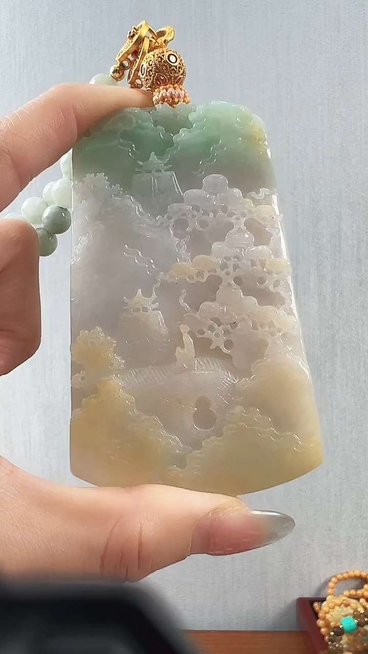 颈饰未镶嵌翡翠山水