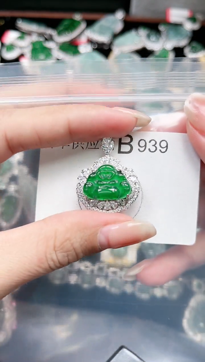 【闪购商品】翡翠颈饰未镶嵌赠皮绳939