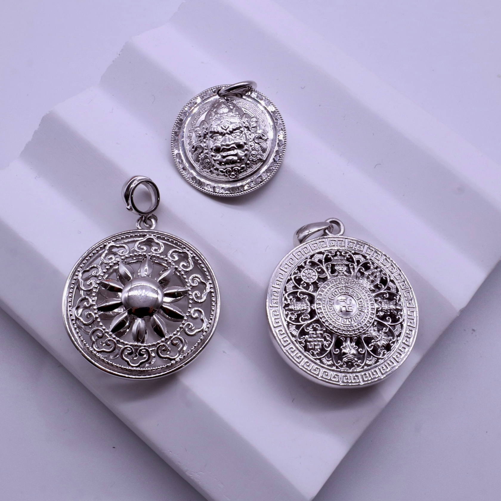 铂金950精致八宝罗盘、太阳花旋转罗盘、黄财神罗盘吊坠