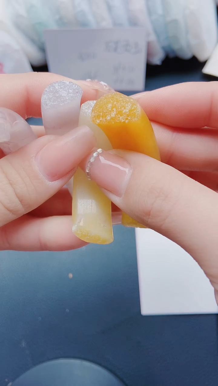 【闪购商品】石英质玉手镯未镶嵌L67-62-61