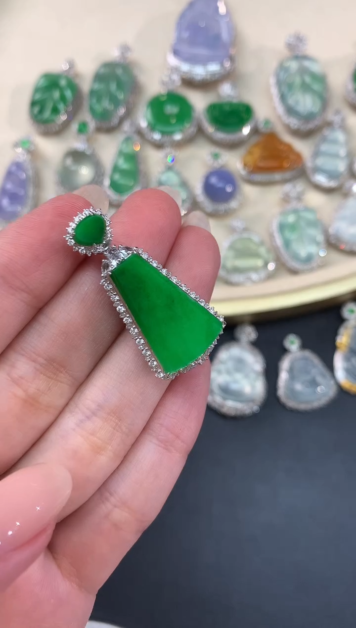 【闪购商品】翡翠吊坠(不含链)18K金镶嵌A137|23800