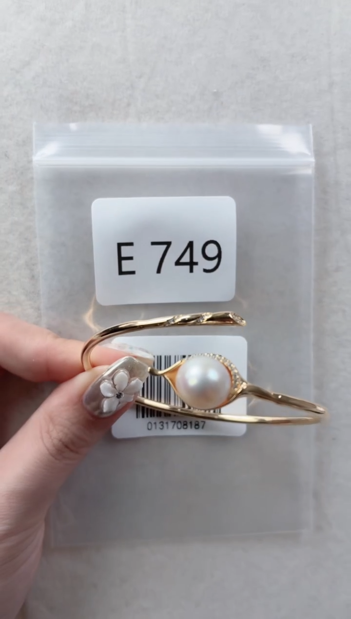 银S925镶嵌手镯海水珍珠E749