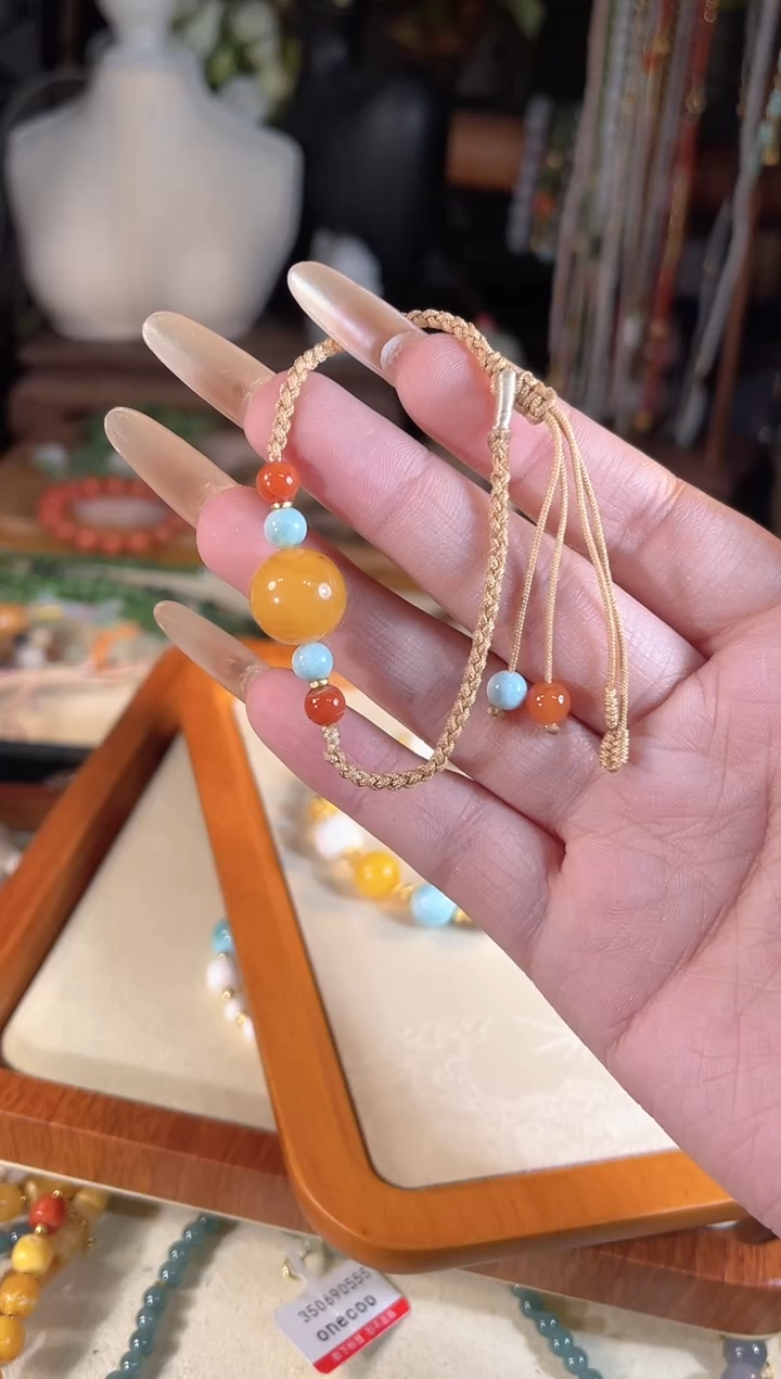 【闪购商品】蜜蜡手链未镶嵌多样性发货其一
