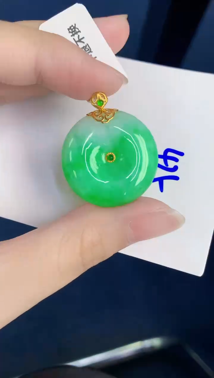 颈饰18K金镶嵌翡翠天然翡翠缅甸A货
