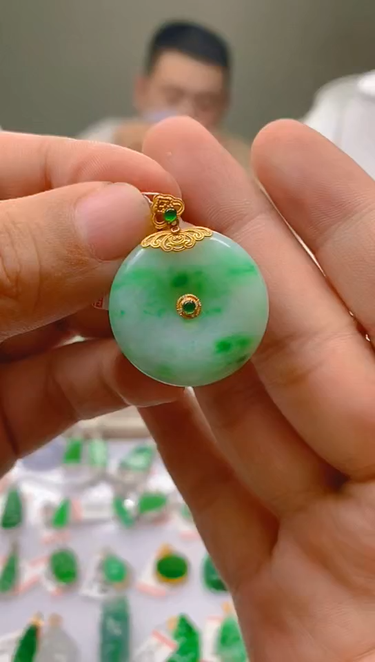 【闪购商品】翡翠颈饰18K金镶嵌新号开播，全场乱卖