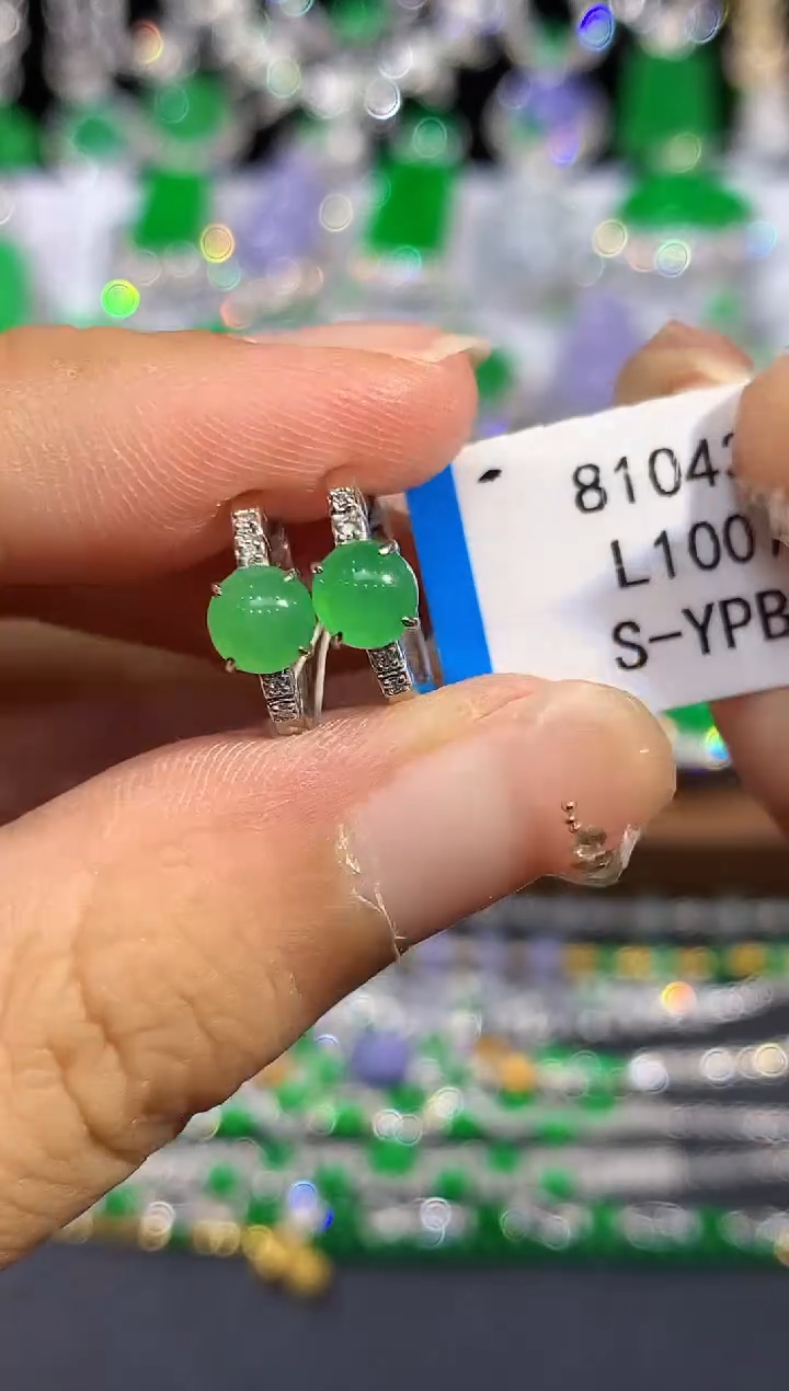 18K金镶嵌翡翠耳饰L1007多样性发其一