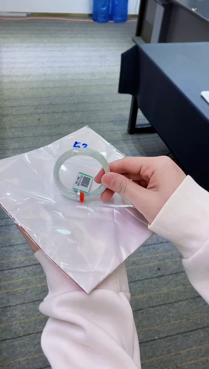 【闪购商品】翡翠手镯未镶嵌            