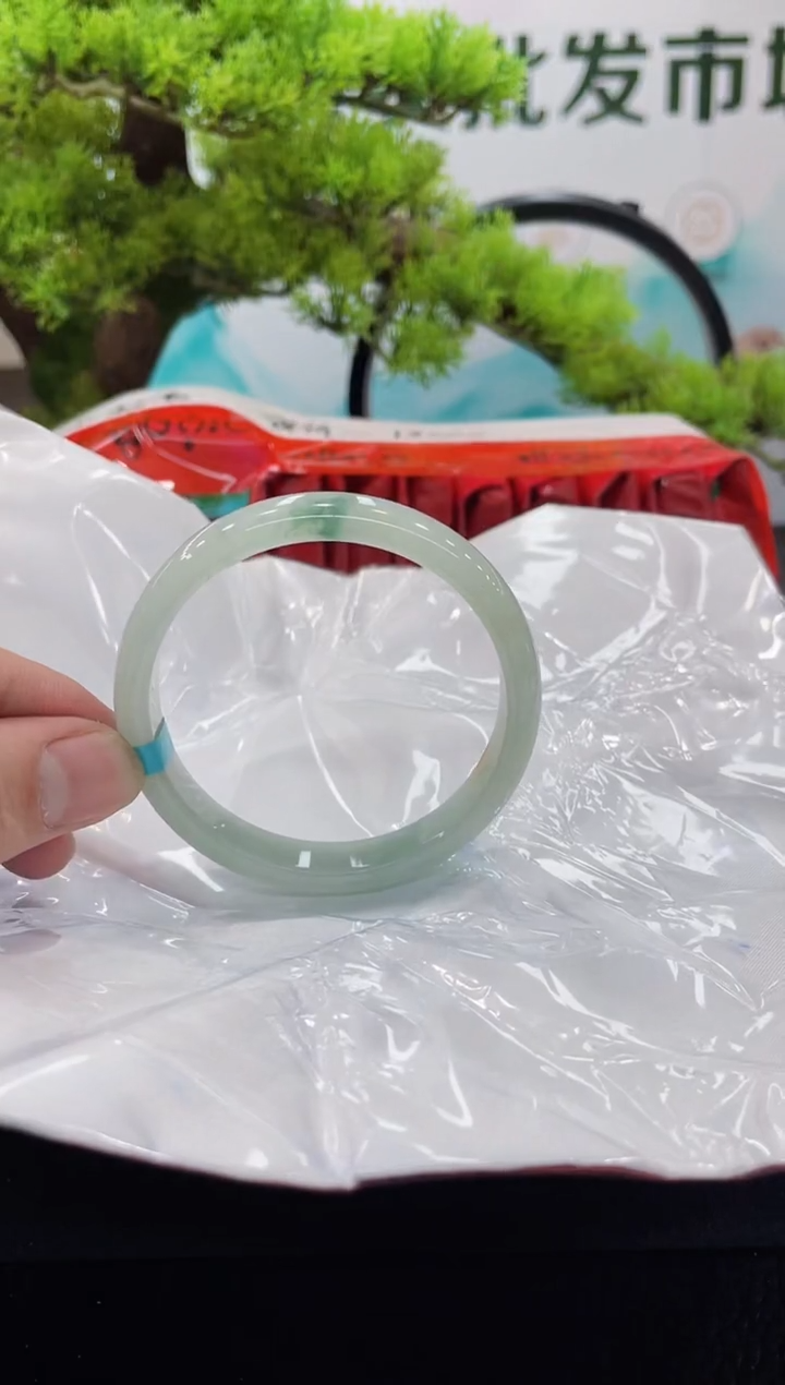 【闪购商品】翡翠手镯未镶嵌手镯