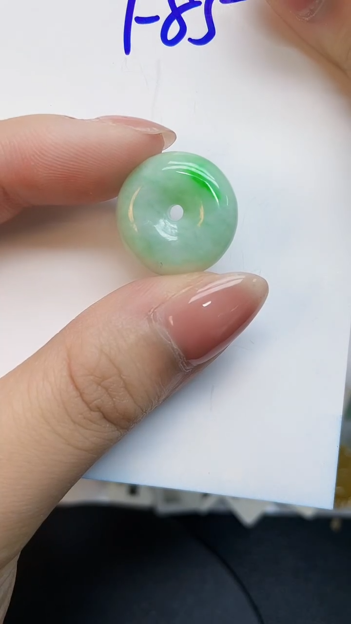 翡翠未镶嵌颈饰0000000000