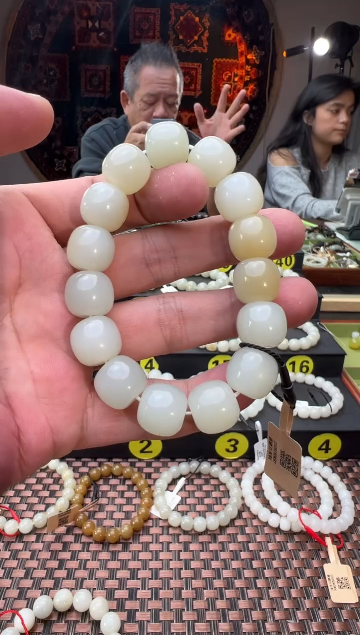 未镶嵌手串和田玉迪克兰老型珠手串卡13*14