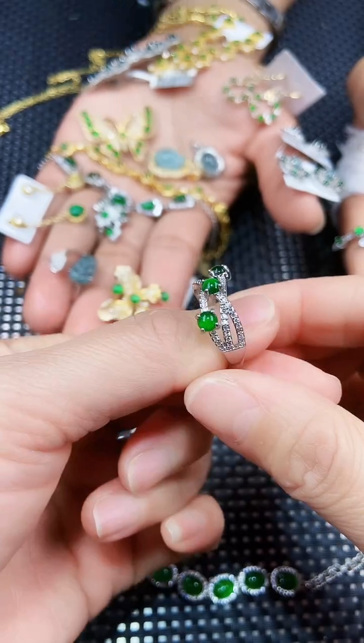 【闪购商品】翡翠戒指未镶嵌1111111111