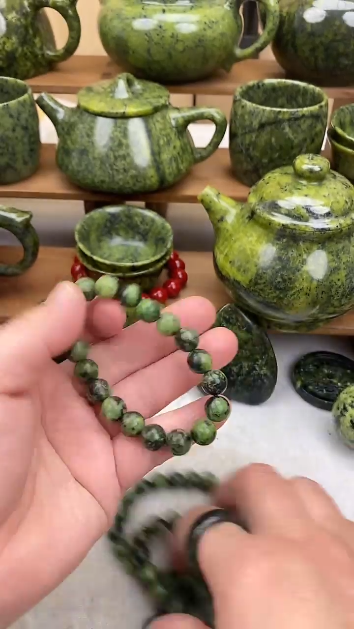 【闪购商品】蛇纹石玉手串未镶嵌手串