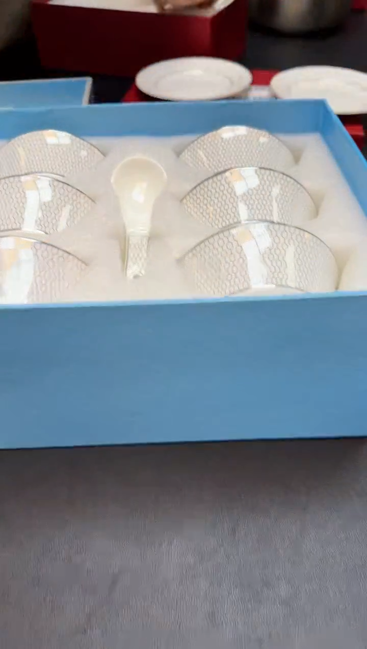 【闪购商品】瓷片全新正品一件不留@@H1728