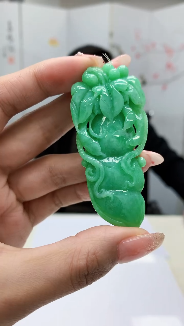 【闪购商品】定制翡翠未镶嵌5152MM-毛货挂件96