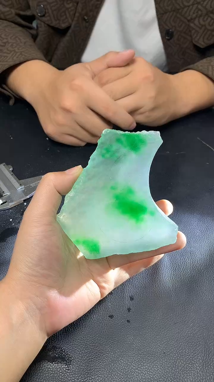 玉冰飘花边角毛坯