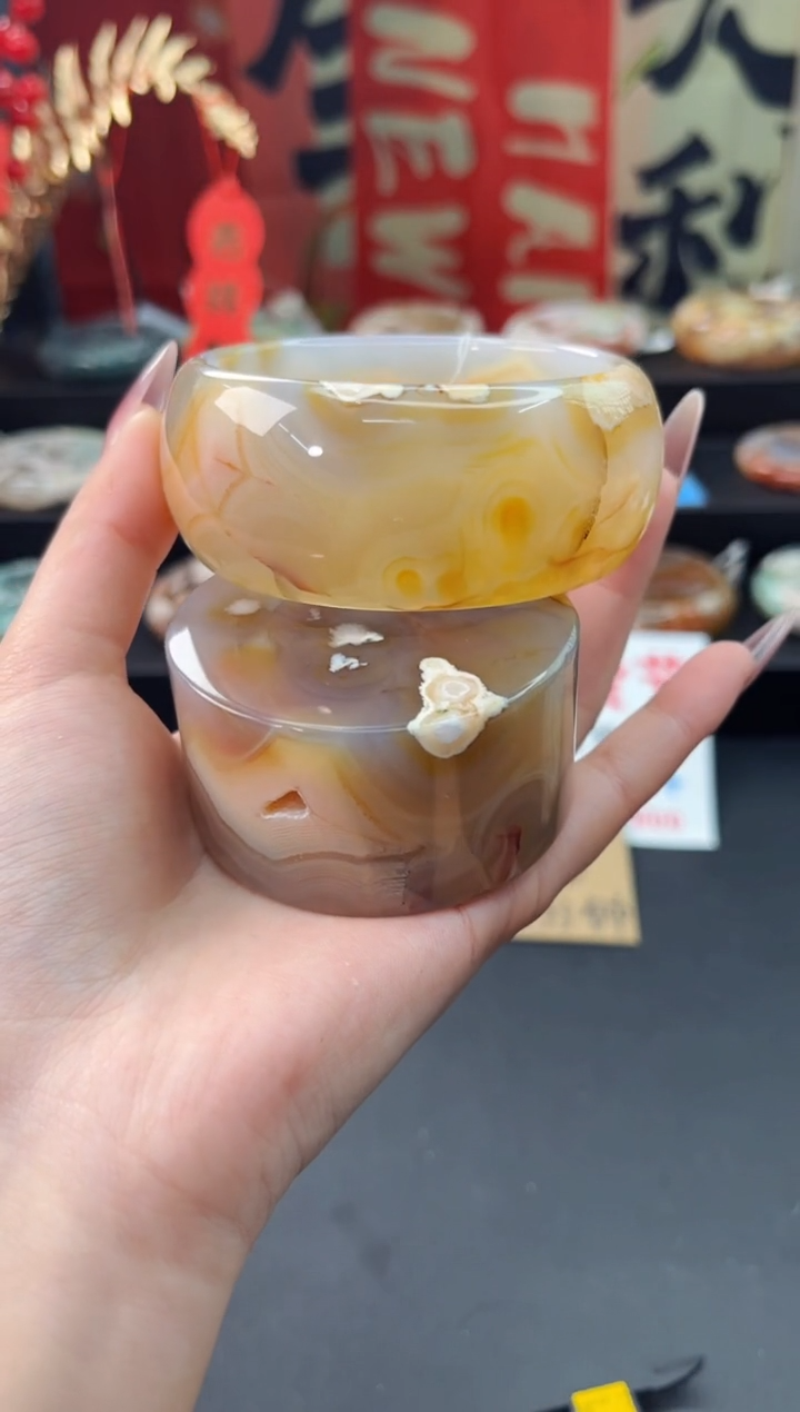 【闪购商品】石英质玉手镯未镶嵌赠送镯心（61圈口）无证书