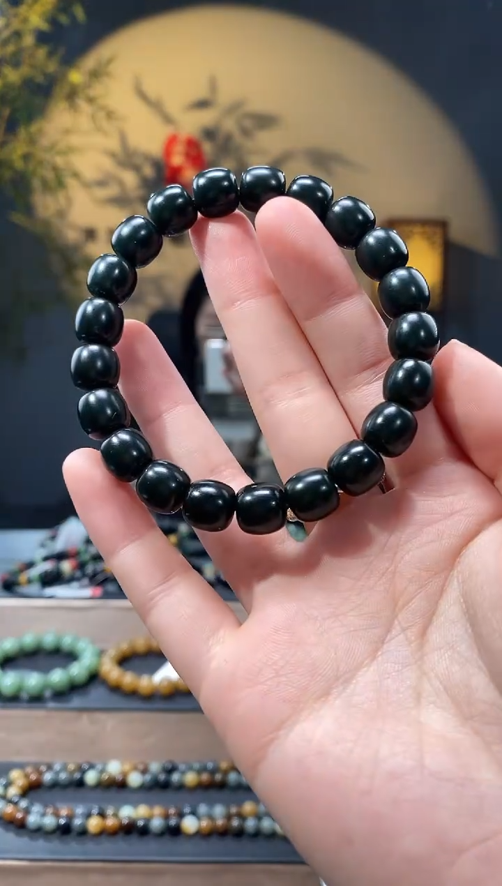 【闪购商品】和田玉1未镶嵌10mm黑青老型手串