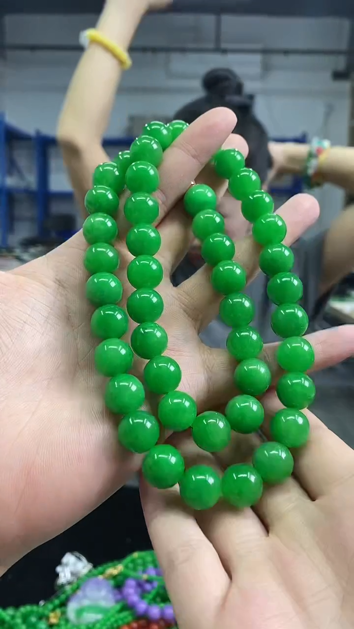 颈饰未镶嵌翡翠多样性发其一颜色微差 微瑕