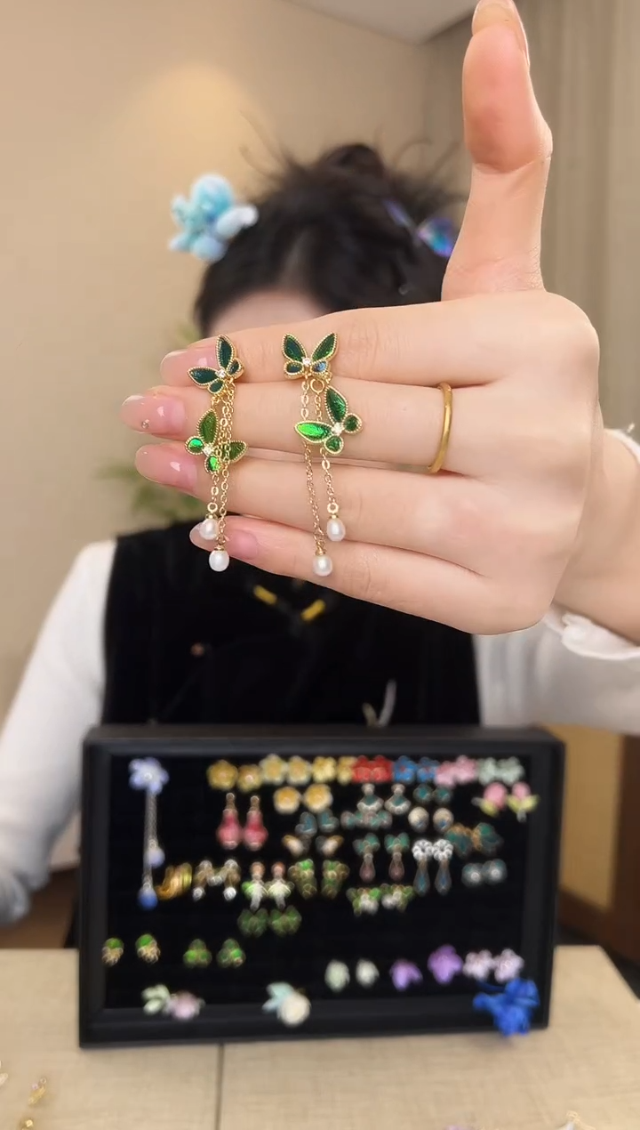 刺绣?***?虫虫蝴蝶耳钉