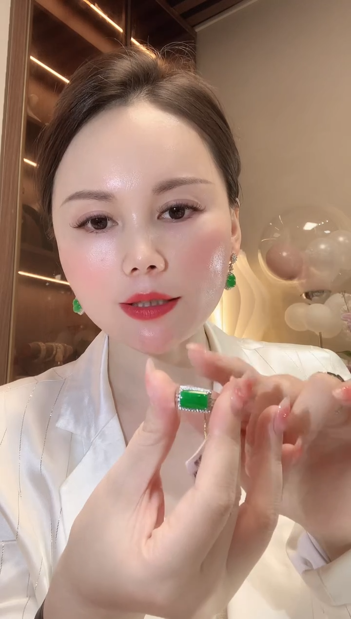 【闪购商品】翡翠戒指18K金镶嵌A37 翡翠