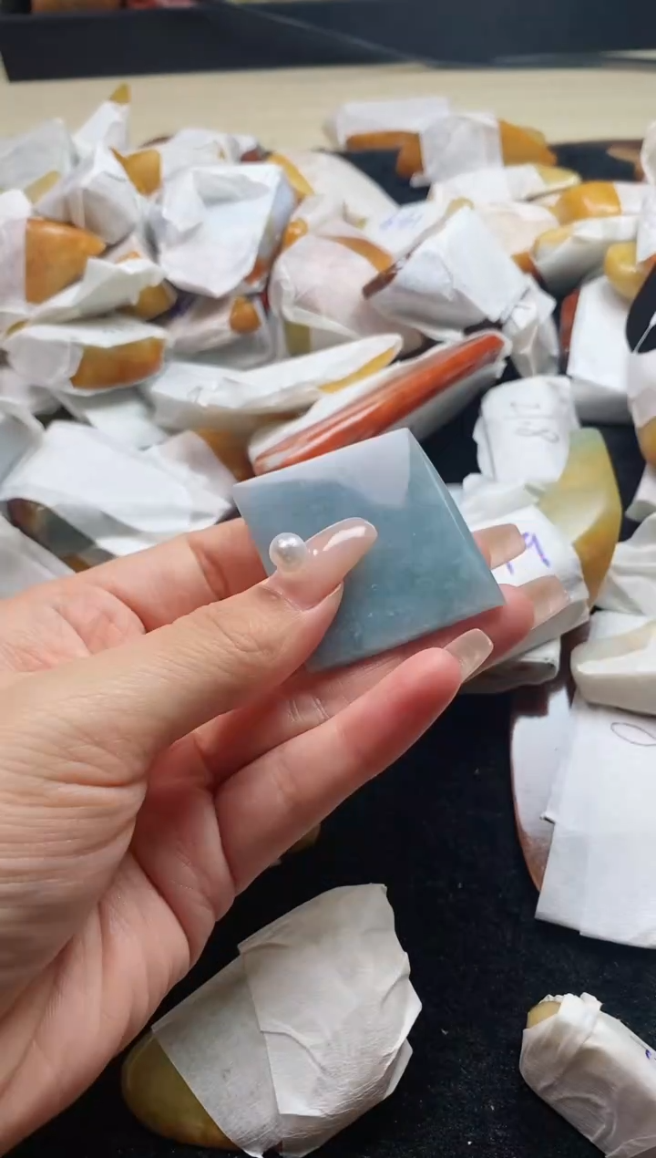 翡翠裸石翡翠挂件裸石