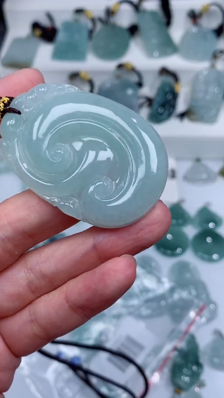 颈饰未镶嵌翡翠吊坠