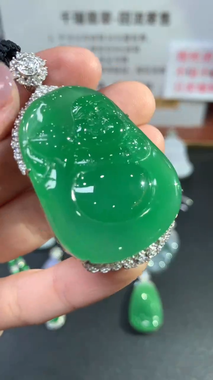 【闪购商品】翡翠吊坠(不含链)18K金镶嵌元宝佛不退不换|78000+0