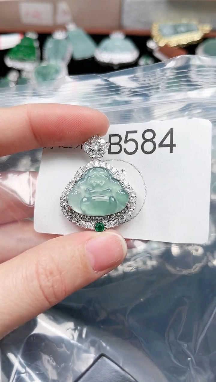 【闪购商品】翡翠颈饰未镶嵌584赠皮绳