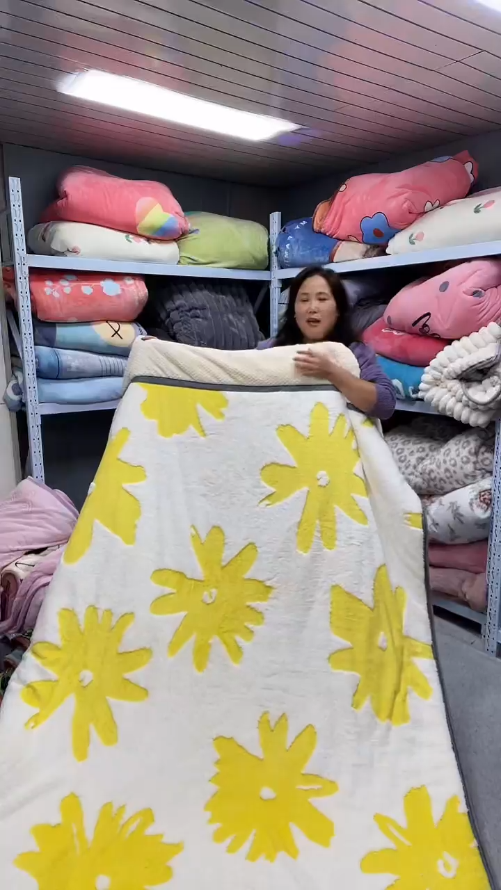牛奶绒150+200被子