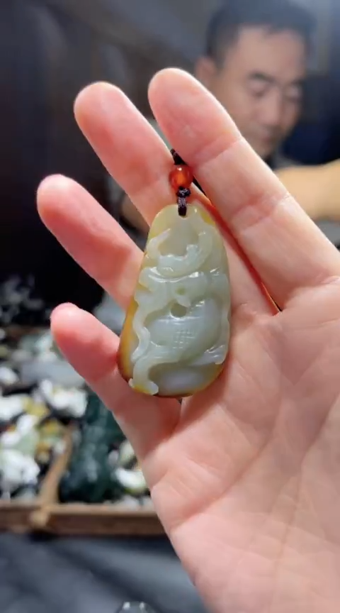 和田玉未镶嵌颈饰·