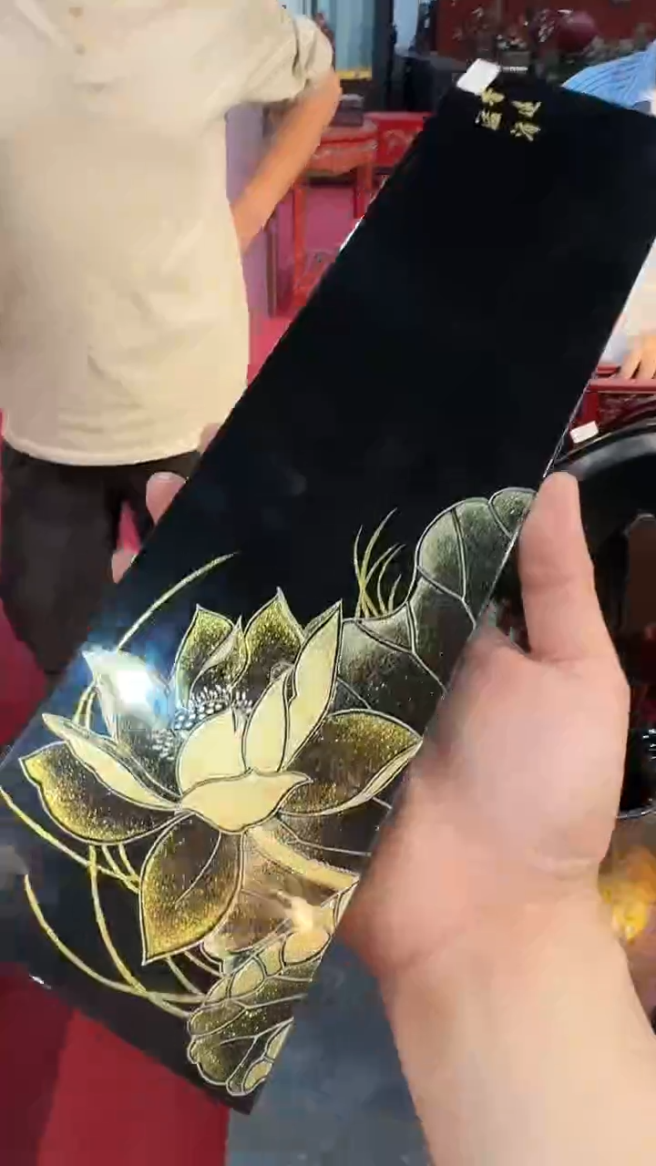 移动榉木手绘荷花干泡茶台黑底（扬州漆器厂）