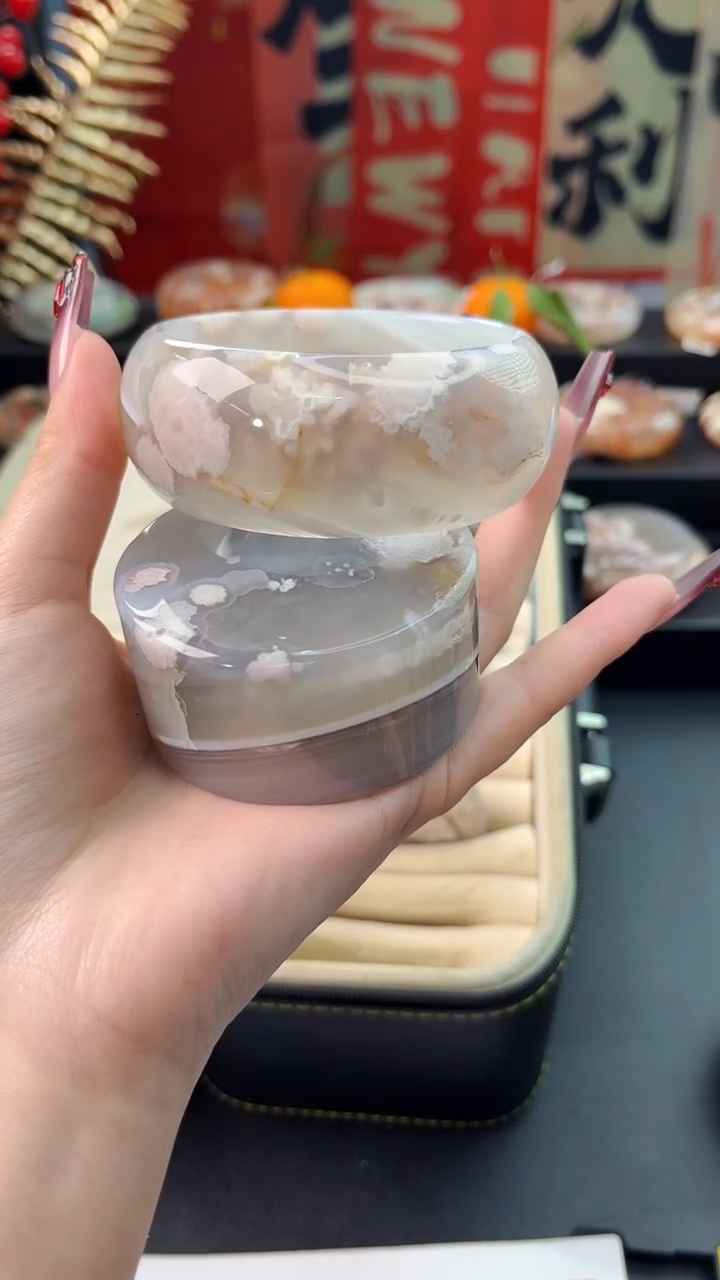 【闪购商品】石英质玉手镯未镶嵌赠送镯心（63圈口）