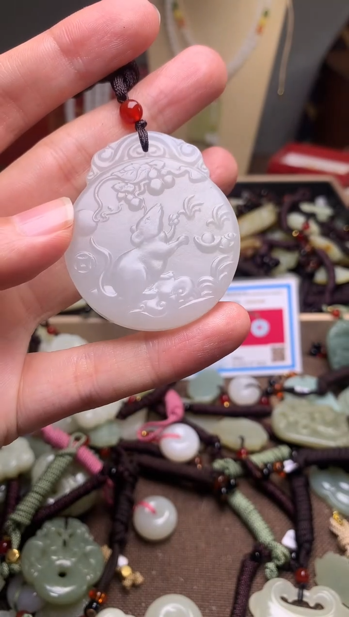 颈饰未镶嵌和田玉新疆料青海料清水和田玉吊坠