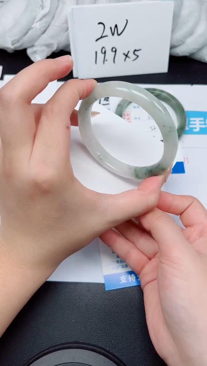 【闪购商品】石英质玉手镯未镶嵌G180-60.5