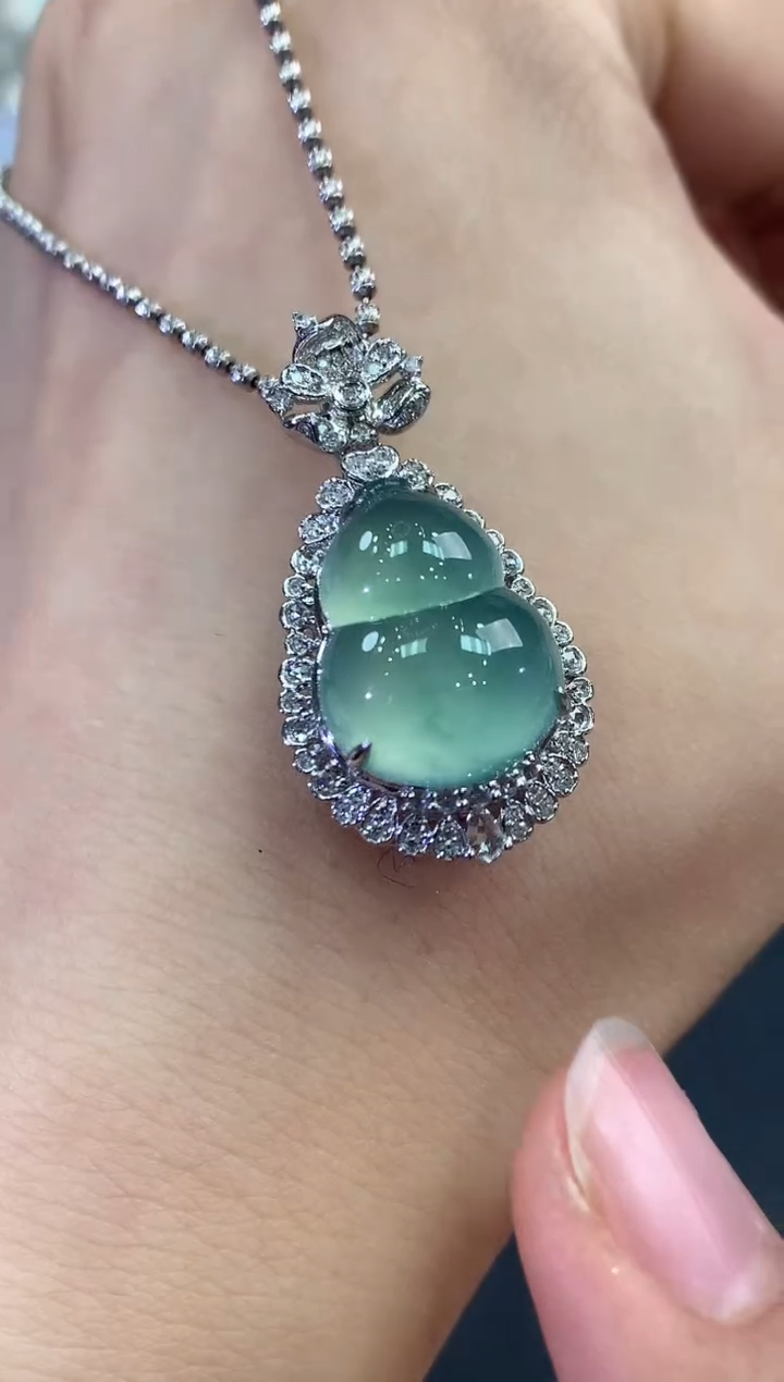 【闪购商品】翡翠吊坠(不含链)18K金镶嵌C35