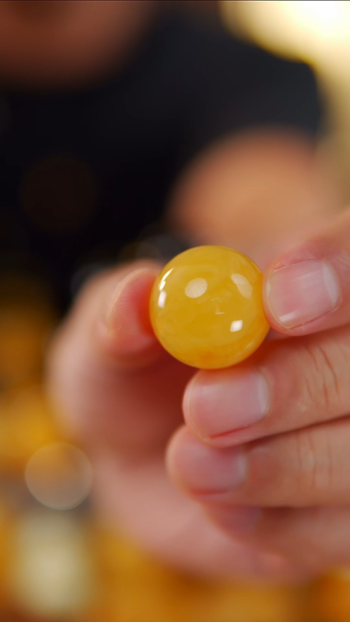 裸石琥珀未镶嵌23.1mm焦皮料圆珠