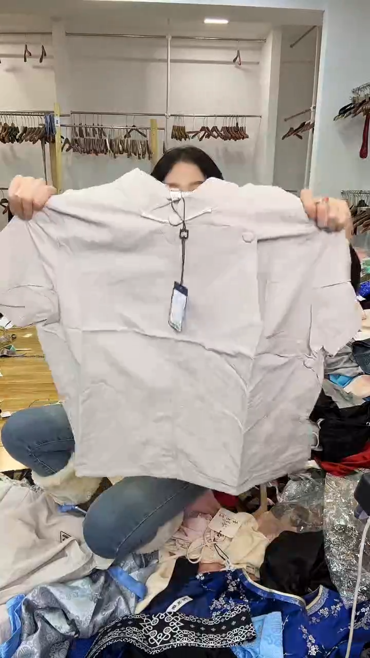 XL码      115-125斤   半袖