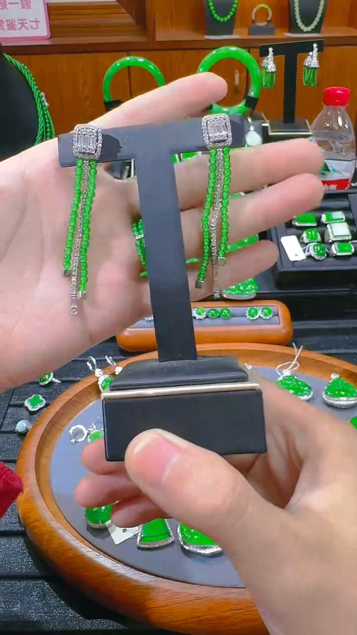 【闪购商品】翡翠耳饰银S925镶嵌天然A货翡翠