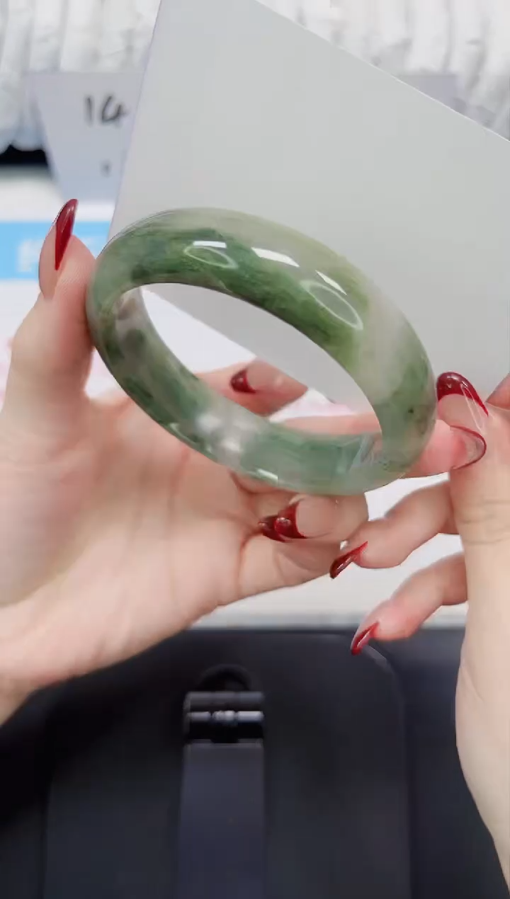 【闪购商品】石英质玉手镯未镶嵌49