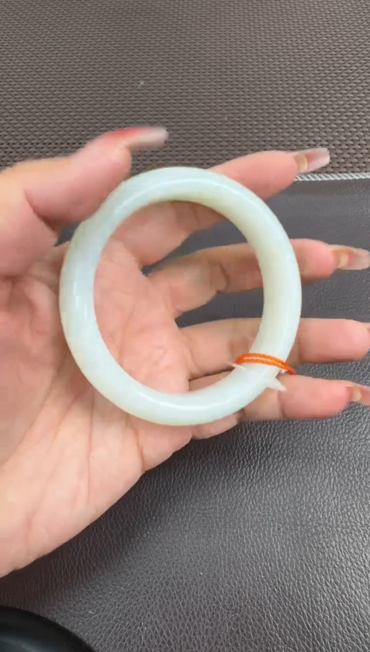 【闪购商品】和田玉手镯未镶嵌60