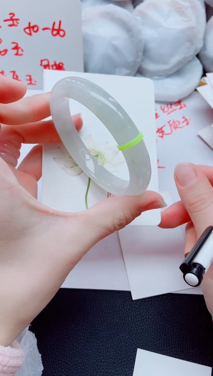 【闪购商品】石英质玉手镯未镶嵌K297-62-63