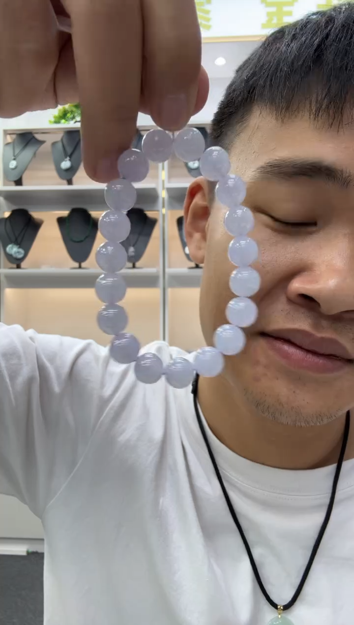颈饰未镶嵌翡翠是***?天然翡翠A货孤品一件
