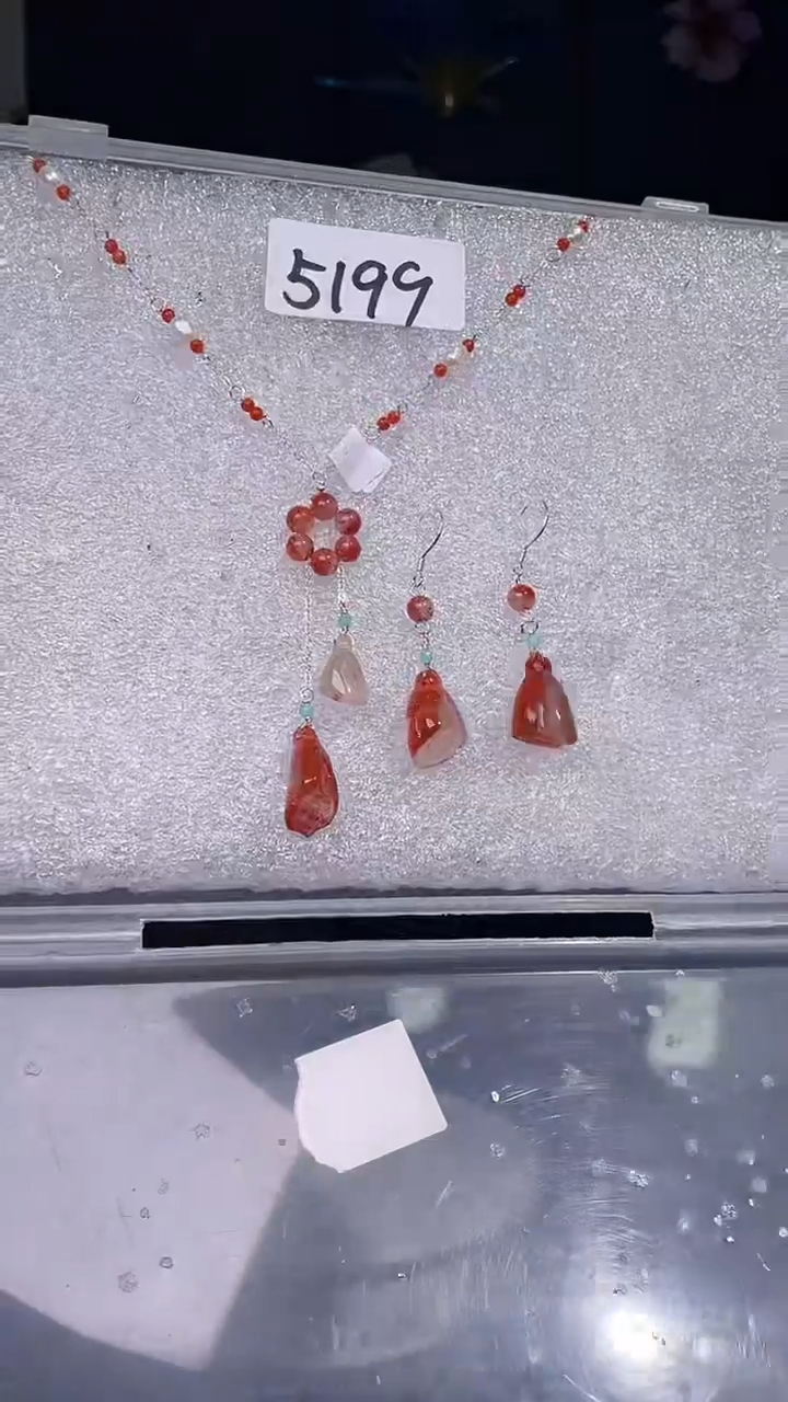 颈饰未镶嵌南红玛瑙喜欢拍