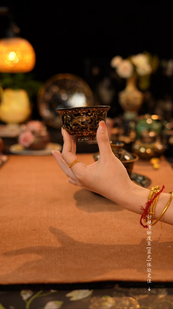 黑金压手杯········