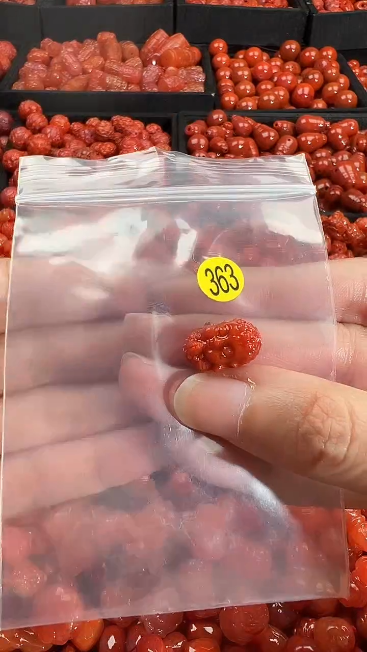 颈饰未镶嵌南红玛瑙1