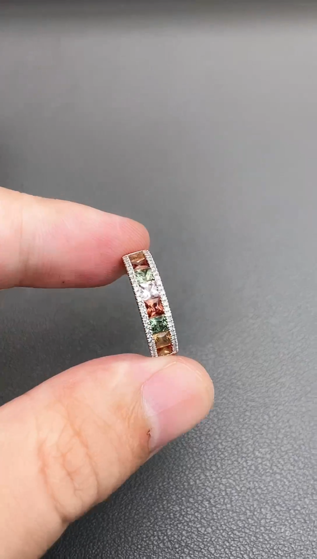 戒指彩色蓝宝石18K金镶嵌彩色蓝宝石/1.2ct 